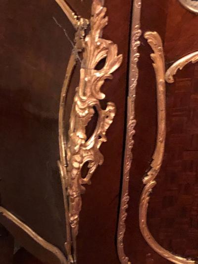 Linke Style Louis XV Curio Vitrine Cabinet 19th 20th Century Bombe Inlaid