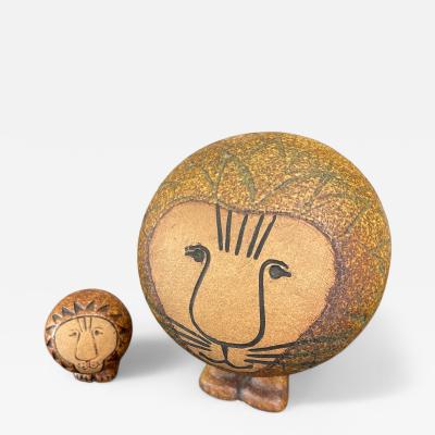 Lisa Larson Pair of hand made Studio pottery ceramic Lion designed by Lisa Larson