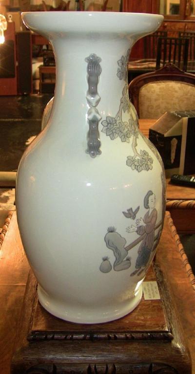 Lladro Rare Pair of Lladro Porcelain Mandarin Vases