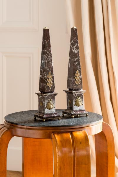 Lorenzo Ciompi Pair of Italian Red Marble and Bronze Obelisks Acanthus Limited Edition 2017