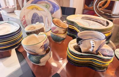 Loughran Unique Abstract 33 Piece Ceramic Dinner Set Kidney Shaped