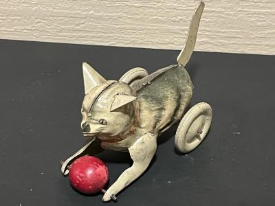 Louis Marx and Company 1930s CAT WITH BALL LOUIS MARX TIN TOY KITTYKAT