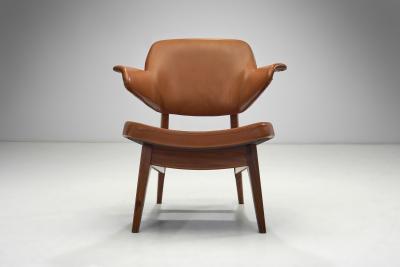 Louis Van Teeffelen Pair of Louis van Teeffelen Penguin Armchairs for W B The Netherlands 1960s