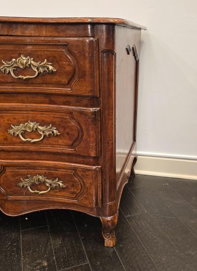 Louis XVI Walnut Commode Italy circa 1790