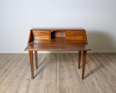 Louis XVI writing desk in walnut 18th century