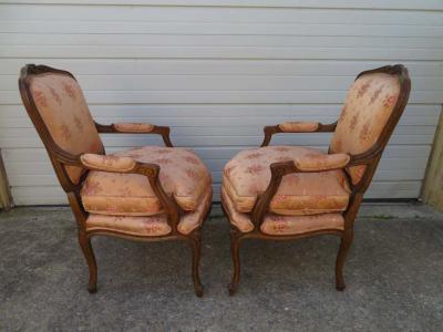 Lovely Pair of 20th Century French Louis XV Berg re Chairs