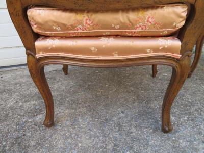 Lovely Pair of 20th Century French Louis XV Berg re Chairs