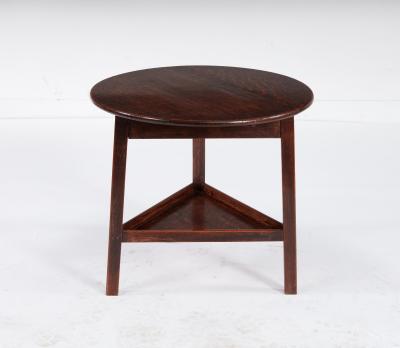 Low Cricket Table with Undershelf