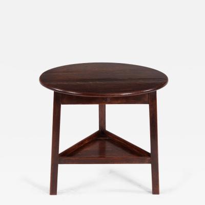 Low Cricket Table with Undershelf