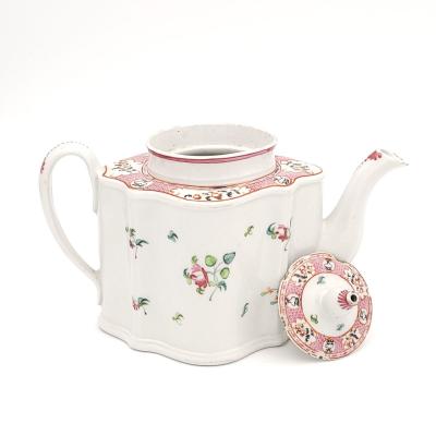 Lowestoft Chinese Export Style Tea Pot England circa 1790
