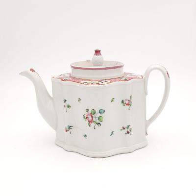Lowestoft Chinese Export Style Tea Pot England circa 1790