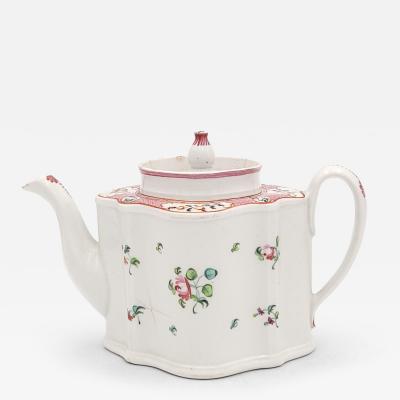 Lowestoft Chinese Export Style Tea Pot England circa 1790