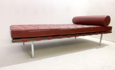 Ludwig Mies Van Der Rohe Barcelona Daybed by Ludwig Mies van der Rohe for Knoll in Burgundy