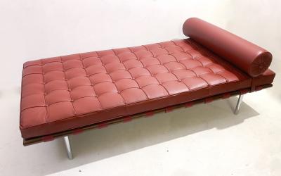 Ludwig Mies Van Der Rohe Barcelona Daybed by Ludwig Mies van der Rohe for Knoll in Burgundy