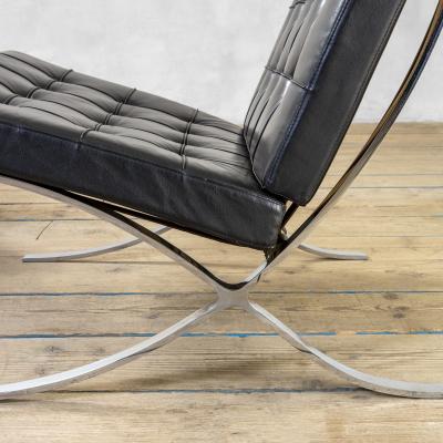 Ludwig Mies Van Der Rohe Ludwig Mies van der Rohe Pair of Seating mod MR90 Barcelona for Knoll