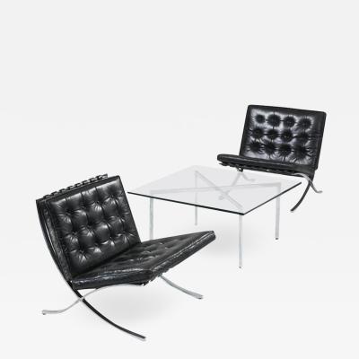 Ludwig Mies Van Der Rohe Museum Quality Ludwig Mies van der Rohe Barcelona Chairs with Table