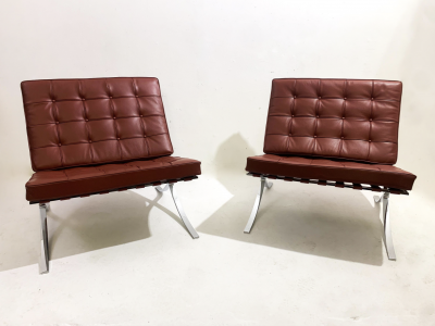Ludwig Mies Van Der Rohe Pair of Burgundy Leather Barcelona Chairs by Mies Van Der Rohe for Knoll 1990s