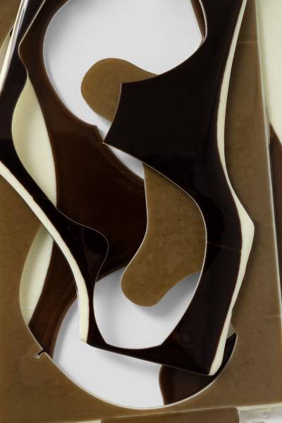 Luisa Restrepo RETALES 3 6k glass installation