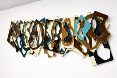 Luisa Restrepo SERIADA glass wall installation glass art piece