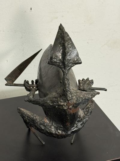 Lynn Chadwick MODERNIST METAL BRUTALIST BEAST SCULPTURE IN THE MANNER OF LYNN CHADWICK