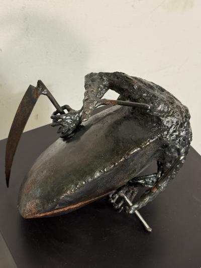 Lynn Chadwick MODERNIST METAL BRUTALIST BEAST SCULPTURE IN THE MANNER OF LYNN CHADWICK