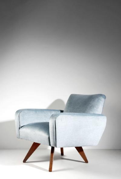 M veis Artisticos Armchair by Jose Zanine Caldas
