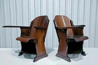 M veis Cimo Brazilian Modern Pair of Auditorium Armchairs in Bentwood Moveis Cimo c 1950s