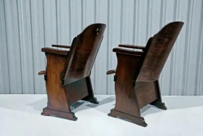 M veis Cimo Brazilian Modern Pair of Auditorium Armchairs in Bentwood Moveis Cimo c 1950s