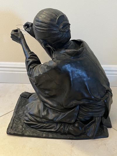 MEIJI PERIOD JAPANESE BRONZE OF ELDER WOMAN SEWING