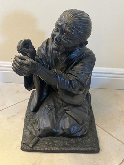 MEIJI PERIOD JAPANESE BRONZE OF ELDER WOMAN SEWING