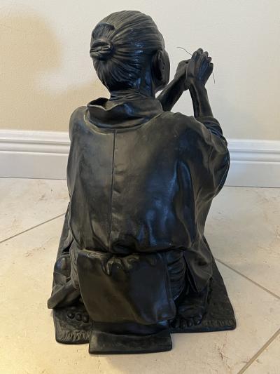 MEIJI PERIOD JAPANESE BRONZE OF ELDER WOMAN SEWING