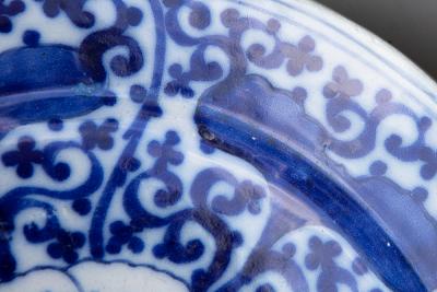 MID 18TH CENTURY CIRCULAR DELFT BOWL OR CURVED CHARGER