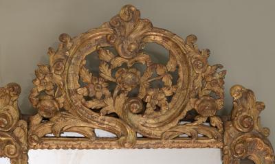 MID 18TH CENTURY GILTWOOD MIRROR