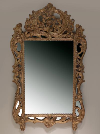 MID 18TH CENTURY GILTWOOD MIRROR