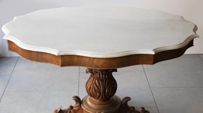 MID 19TH CENTURY OVAL FRENCH CENTRE TABLE