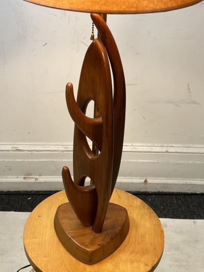 MID CENTURY ABSTRACT SCULPTURAL WOOD LAMP