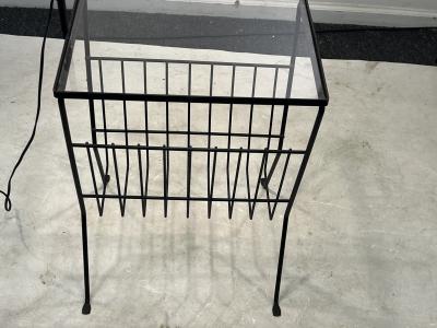 MID CENTURY BLACK IRON MODERNIST MAGAZINE RACK TABLE FLOOR LAMP