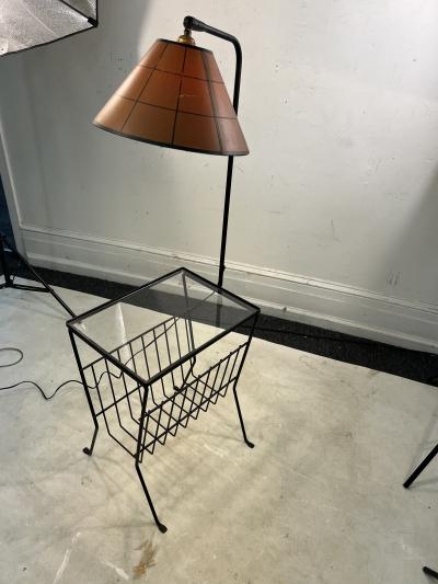 MID CENTURY BLACK IRON MODERNIST MAGAZINE RACK TABLE FLOOR LAMP