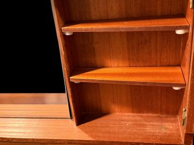 MID CENTURY ILLUMINATED SIX DRAWER WALNUT VANITY WITH SIDE PULL OUT MIRRORS