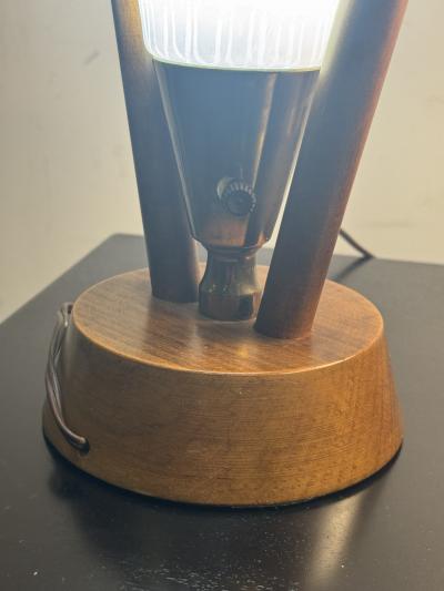 MID CENTURY PAIR OF WOOD LINE DESIGN WHITE GLASS SHADE LAMPS