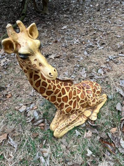 MID CENTURY PLASTER GIRAFFE STATUE