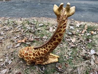 MID CENTURY PLASTER GIRAFFE STATUE