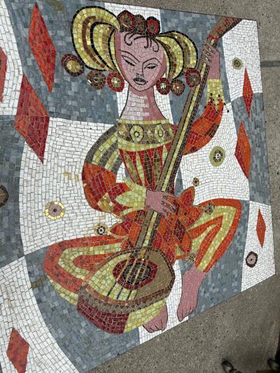 MID CENTURY RICHLY COLORED GLASS MOSAIC WOMAN PLAYING GUITAR COFFEE TABLE