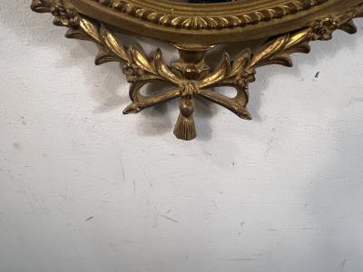 MODERN ANTIQUE REPRODUCTION OF GILT WOOD AND GESSO FEDERAL OVAL MIRROR