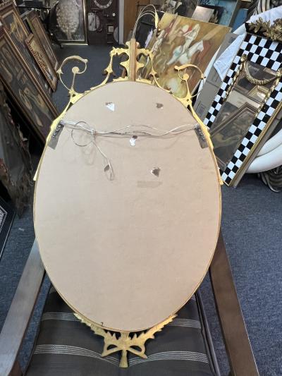 MODERN ANTIQUE REPRODUCTION OF GILT WOOD AND GESSO FEDERAL OVAL MIRROR