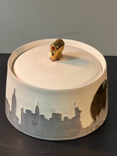 MODERN SCAVO CERAMIC NEW YORK CITY SKYLINE LIDDED BOX