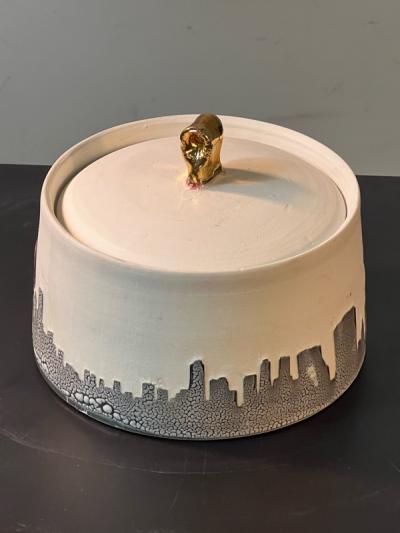 MODERN SCAVO CERAMIC NEW YORK CITY SKYLINE LIDDED BOX