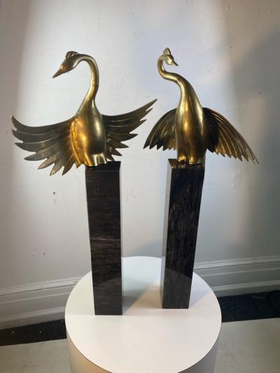 MODERNIST BRASS EXOTIC BIRDS ON MARBLE PEDESTAL SCULPTURES