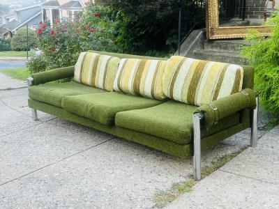 MODERNIST CHROME FRAMED COUCH