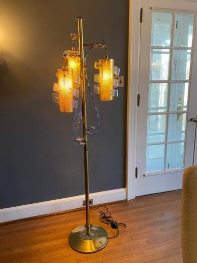MODERNIST TRANSPARENT BLUE SWIRLED LUCITE AND BRASS FLOOR LAMP